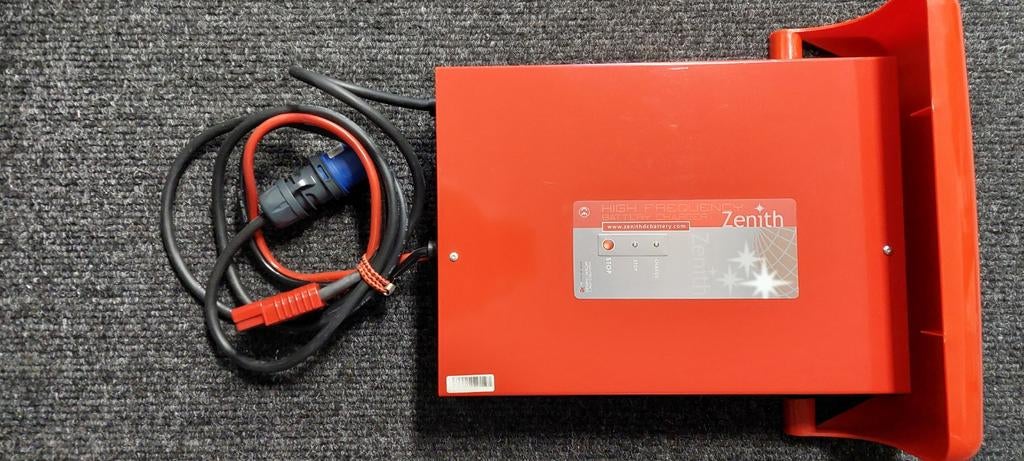 1 fase acculader Zenith  ZHF4865. PFC, Ophalen of Verzenden, Zo goed als nieuw, Motor en Techniek