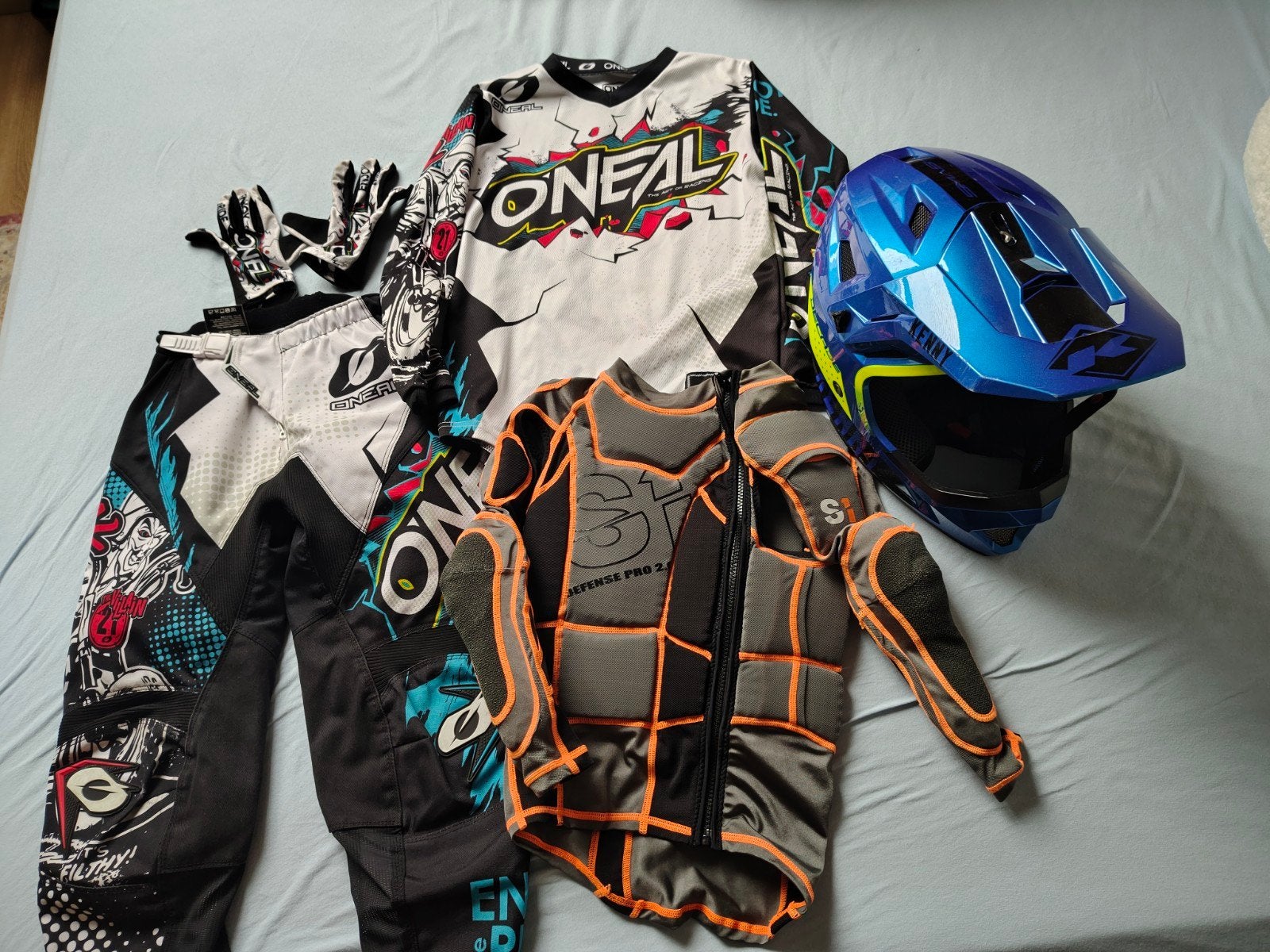 BMX Crosskleding set 128-140 (7-9 jaar) met helm, Meerkleurig, Overige typen, Ophalen of Verzenden, Gedragen