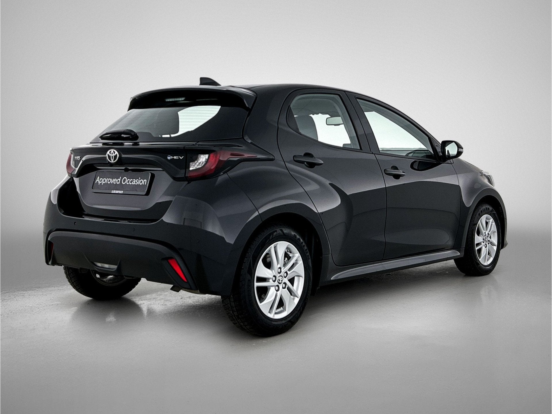Toyota Yaris 1.5 Hybrid 115 Active + | BTW Voertuig | Parkee, Auto's, Toyota, 12 maanden, Gebruikt, Euro 6, Zwart