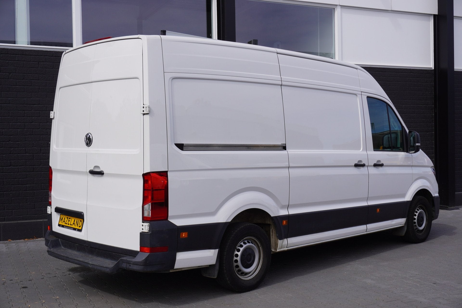 Volkswagen Crafter 2.0 TDI L3H3 4Motion EURO 6 - Airco - Cru, Gebruikt, Zwart, 4 cilinders, Volkswagen