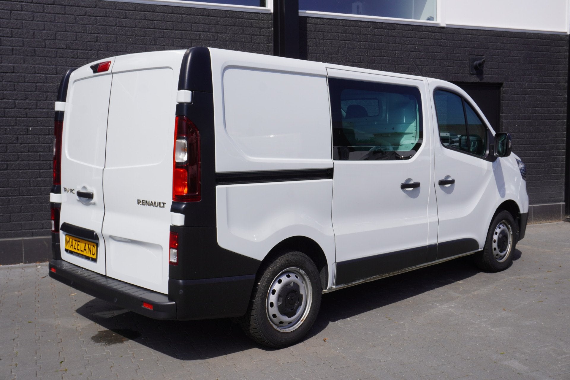Renault Trafic 2.0 dCi 110PK EURO 6 - Airco - Navi - Cruise, Auto's, Voorwielaandrijving, Stof, 4 cilinders, Renault