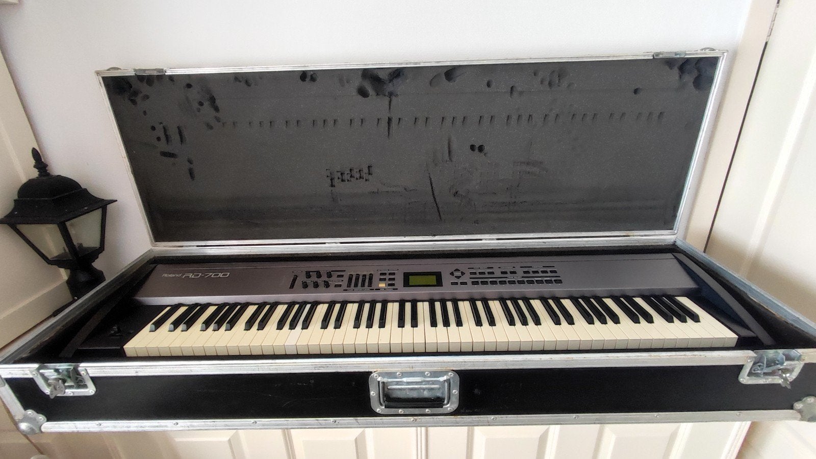 Roland RD-700 Stagepiano met complete set accessoires, 88 toetsen, Roland, Ophalen of Verzenden, Zo goed als nieuw
