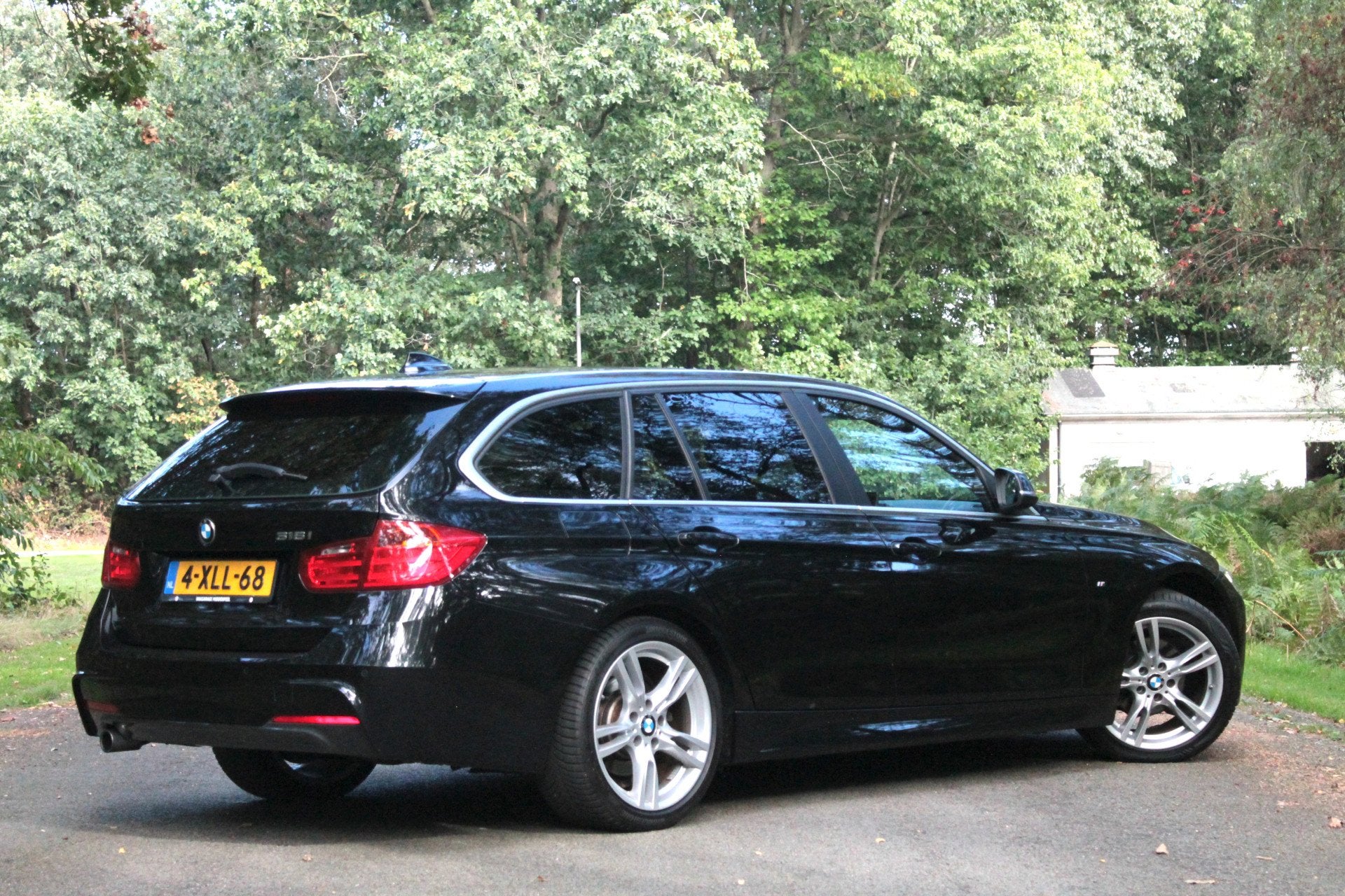 BMW 3-serie 316i M-sport | Bi-Xenon | Keyless | Navi, Automaat, 12 maanden, Gebruikt, 4 cilinders
