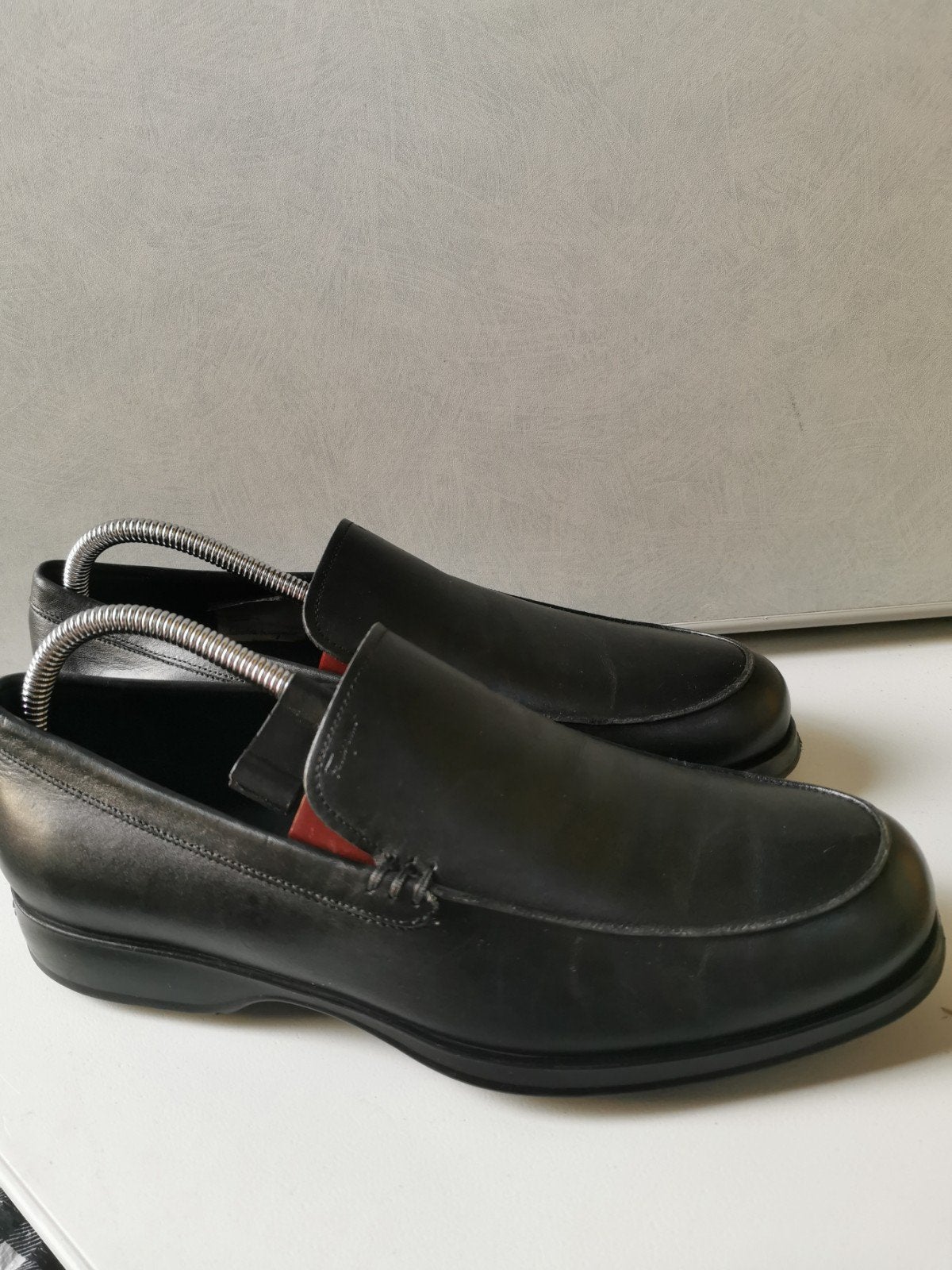 FERRAGAMO loafers maat 42 zo goed als nieuw, Kleding | Heren, Loafers, FERRAGAMO SALVATORE, Zwart, Ophalen of Verzenden