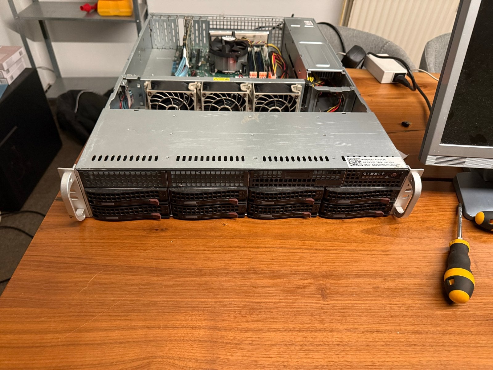 Supermicro 2U 8-bay server incl. rack rails, Ophalen, Gebruikt, Hot swappable onderdelen, 3 tot 4 Ghz