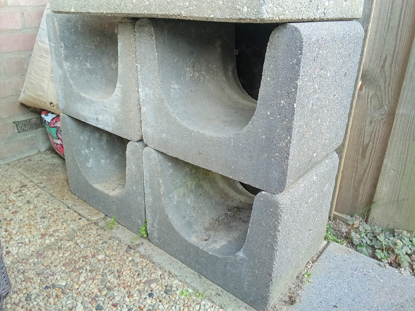 Betonnen blokken, Ophalen