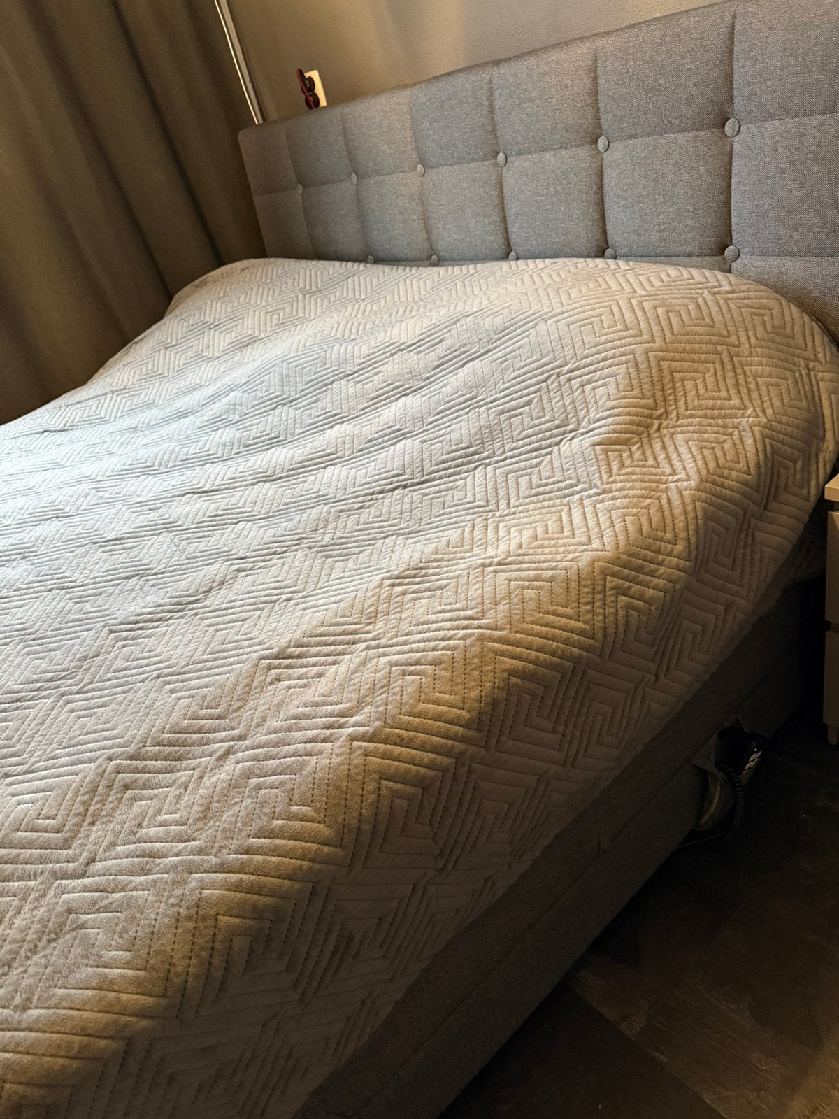 Elektrisch bed 180 / 200, Ophalen, Tweepersoons, Zo goed als nieuw, 180 cm