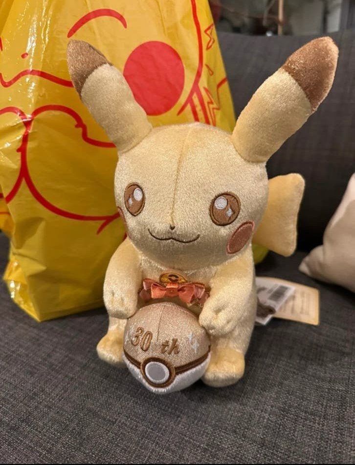 Pokemon Japan - 30th Anniversary Pikachu Plush (big version), Ophalen of Verzenden, Nieuw