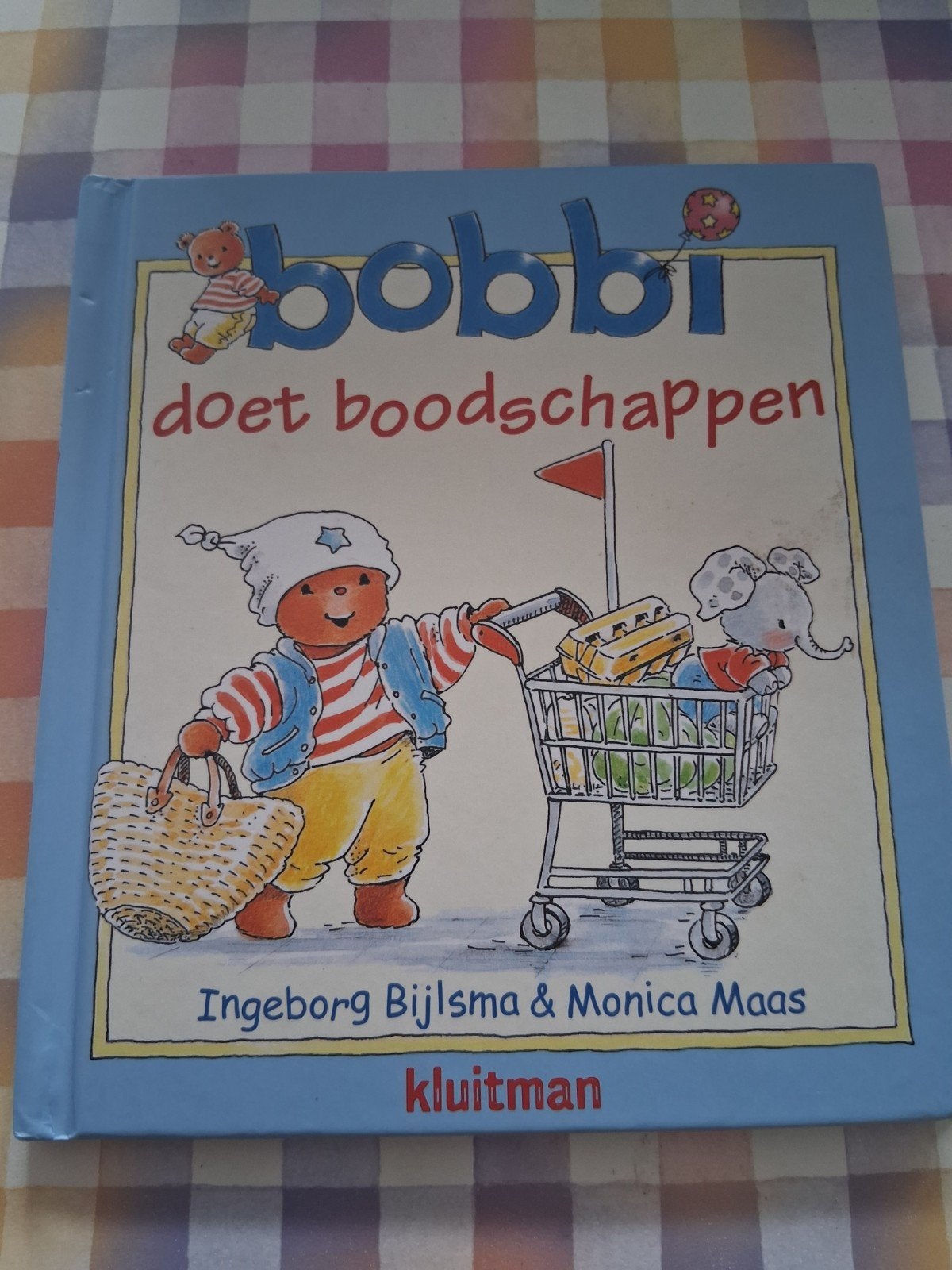 boek monica maas - bobbi doet boodschappen, Ophalen of Verzenden, Gelezen, 2 tot 3 jaar