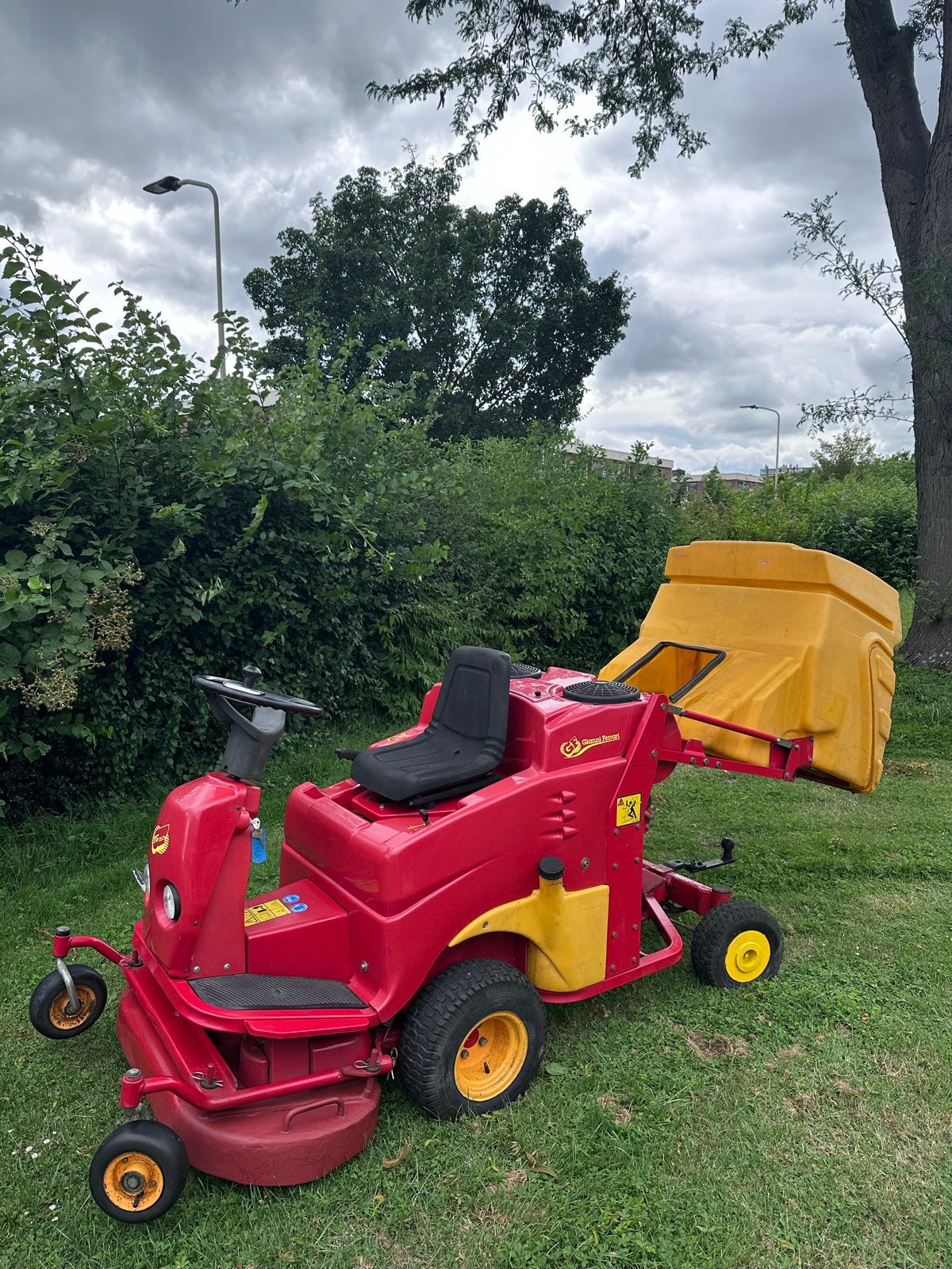 Zitmaaier Gianni Ferrari TG Tech, Tuin en Terras, Zitmaaiers, Ophalen, Gebruikt, Opvangbak, 120 cm of meer