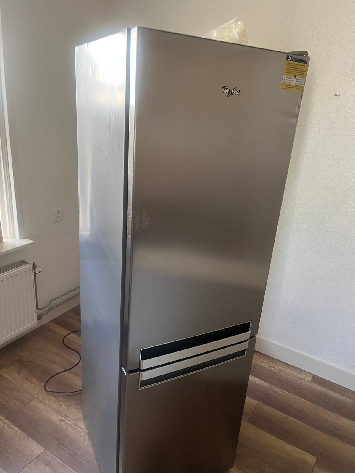 Whirlpool koelkast + vriezer. Koelkast word niet goed koud., Witgoed en Apparatuur, Koelkasten en IJskasten, Ophalen, 200 liter of meer