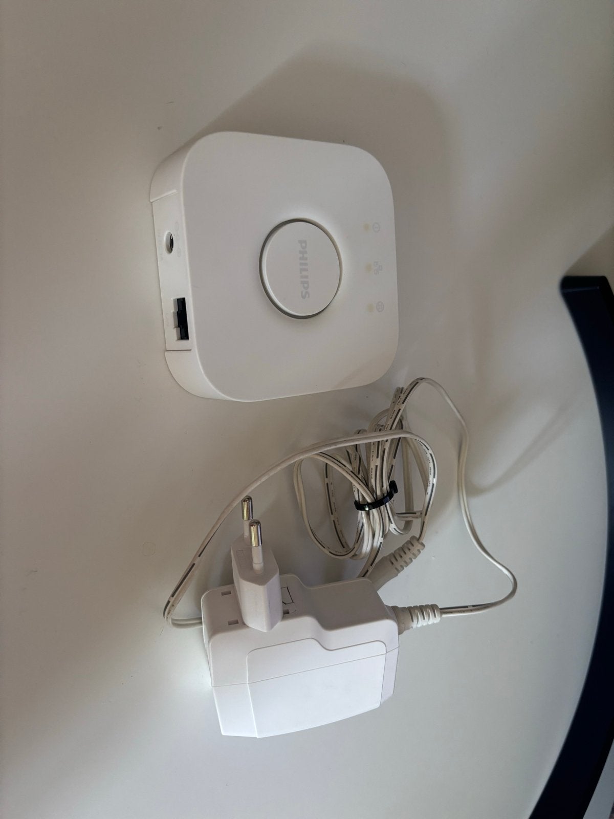 Philips Hue Bridge V2 met adapter, Philips Hue, Ophalen of Verzenden, Zo goed als nieuw, Smart lamp
