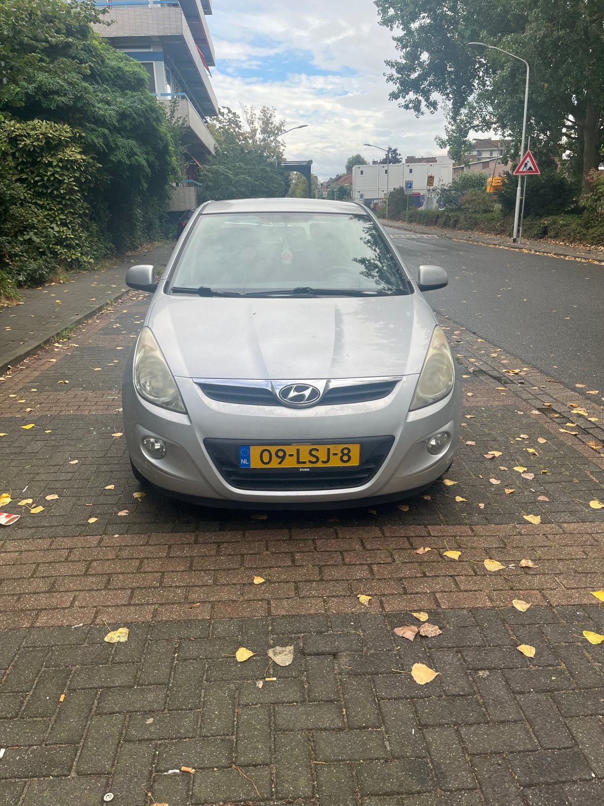 Hyundai i20 1.4 5-DRS 2010 Grijs, Voorwielaandrijving, 450 kg, 40 €/maand, 4 cilinders