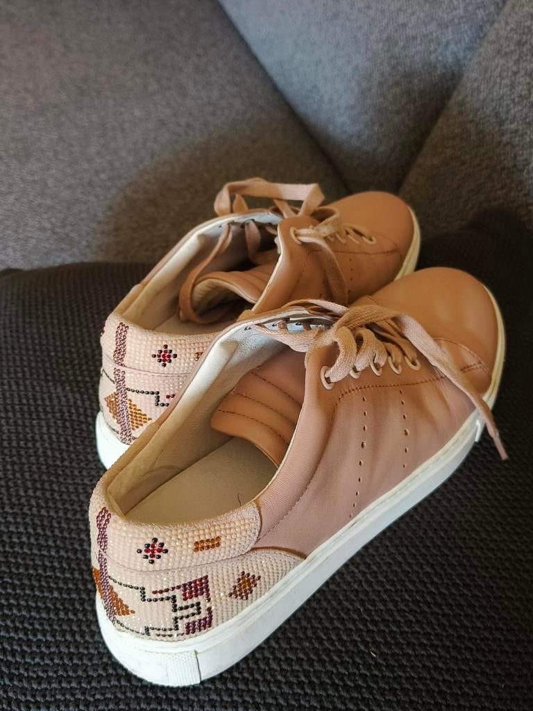 Lola Cruz leren sneakers, maat 40, zo goed als nieuw, Kleding | Dames, Schoenen, Lola Cruz, Beige, Ophalen of Verzenden, Sneakers of Gympen
