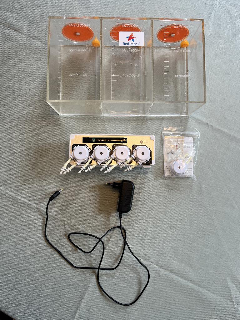 Aquarium Dosing Pump Jecod Doseer Pomp + Reservoir, Gebruikt, App-bediening, Overige typen, Overige merken