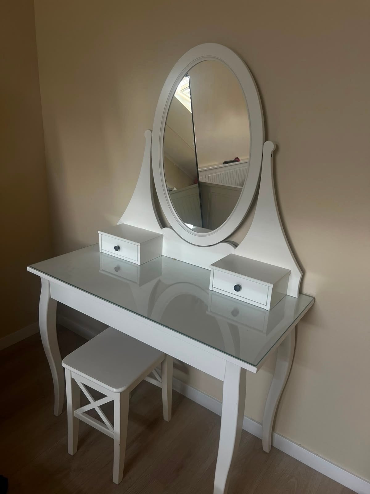 Witte kaptafel met spiegel en krukje, Ophalen, 100 tot 150 cm, 50 tot 100 cm, Zo goed als nieuw