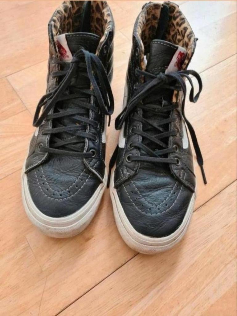 Leren Vans met ritjes aan de achterkant, Kleding | Dames, Schoenen, Ophalen of Verzenden, Gedragen, Zwart