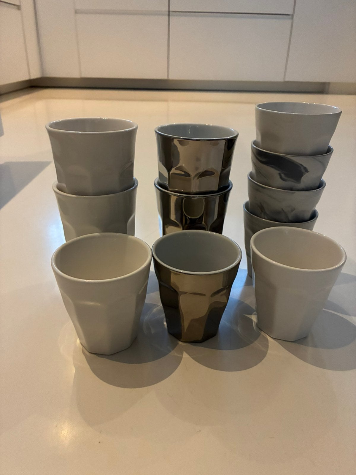Hema Servies Borden Bekers Mokken Grijs/Wit/Zilver, Hema, Gebruikt, Keramiek, Ophalen of Verzenden