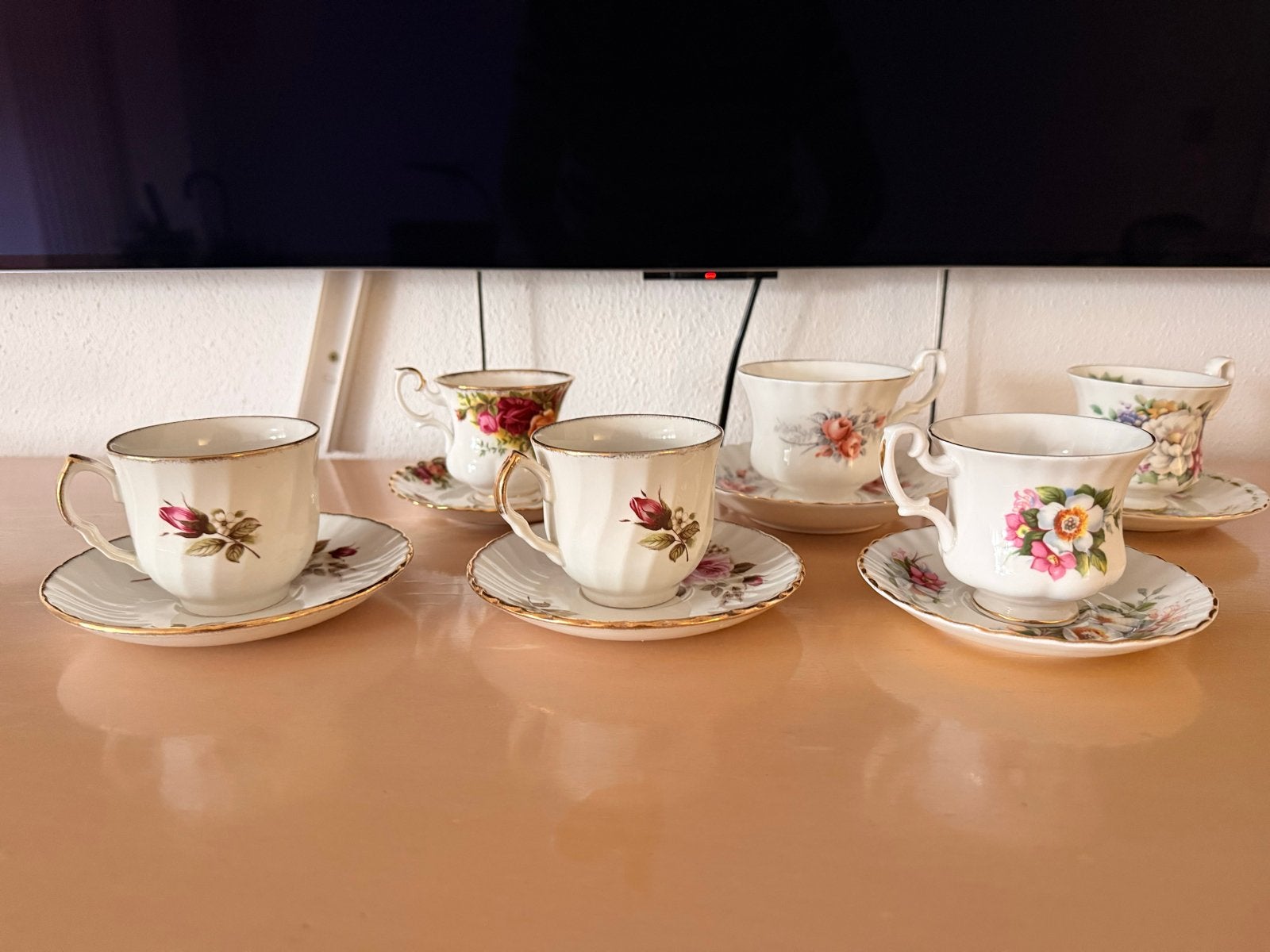 Antieke theekopjes en Delfts blauw borden set, Ophalen