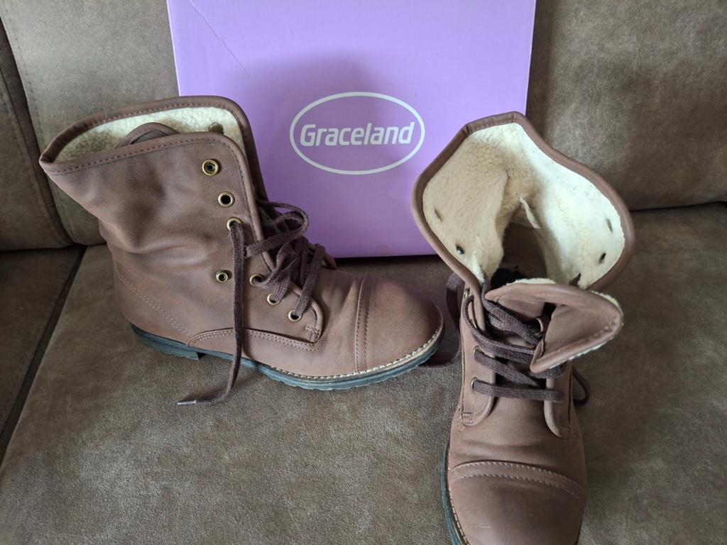 Damesschoenen  maat 41 als nieuw, Kleding | Dames, Schoenen, Ophalen of Verzenden, Zo goed als nieuw, Zwart, Sneakers of Gympen
