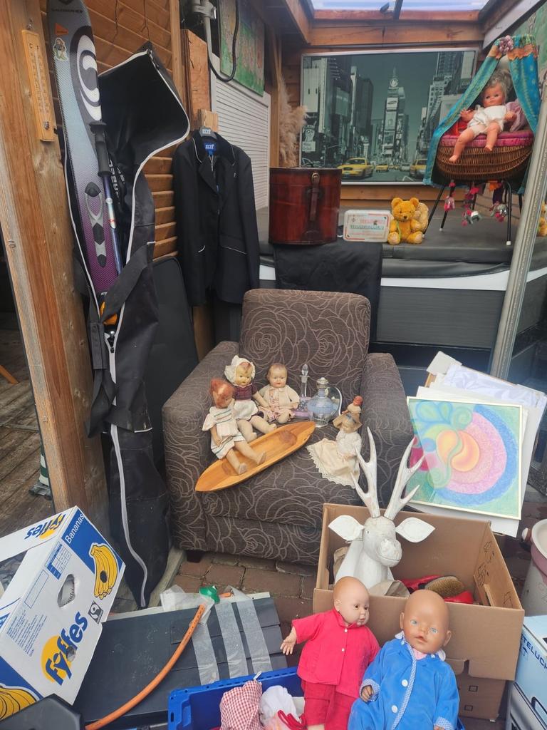 Diverse Partij Verkoop: Meubels, Decoratie, Kleding en Meer, Ophalen