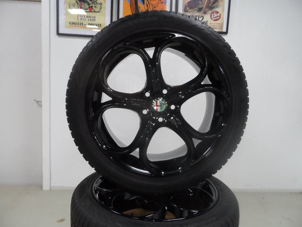 18 inch Alfa Romeo Giulia zwart winterbanden set Alfa look