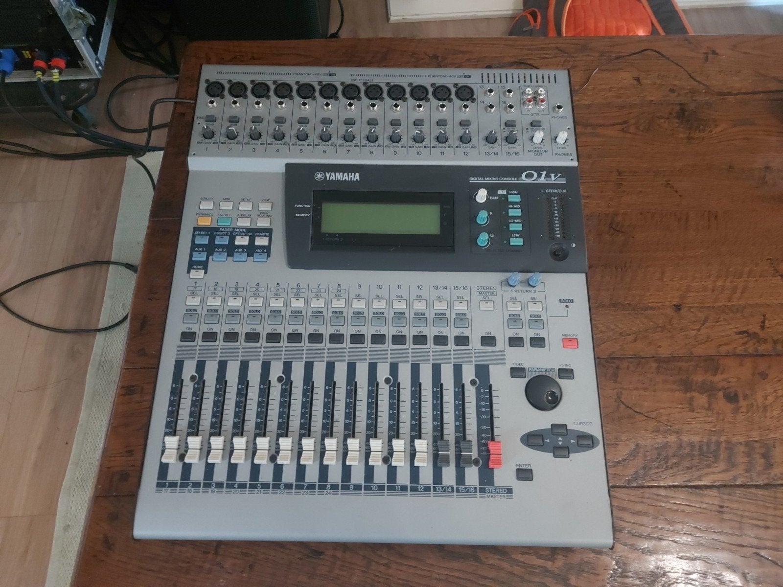 Yamaha 01V Digitale Mixer - Professionele Audiomixer, Ophalen