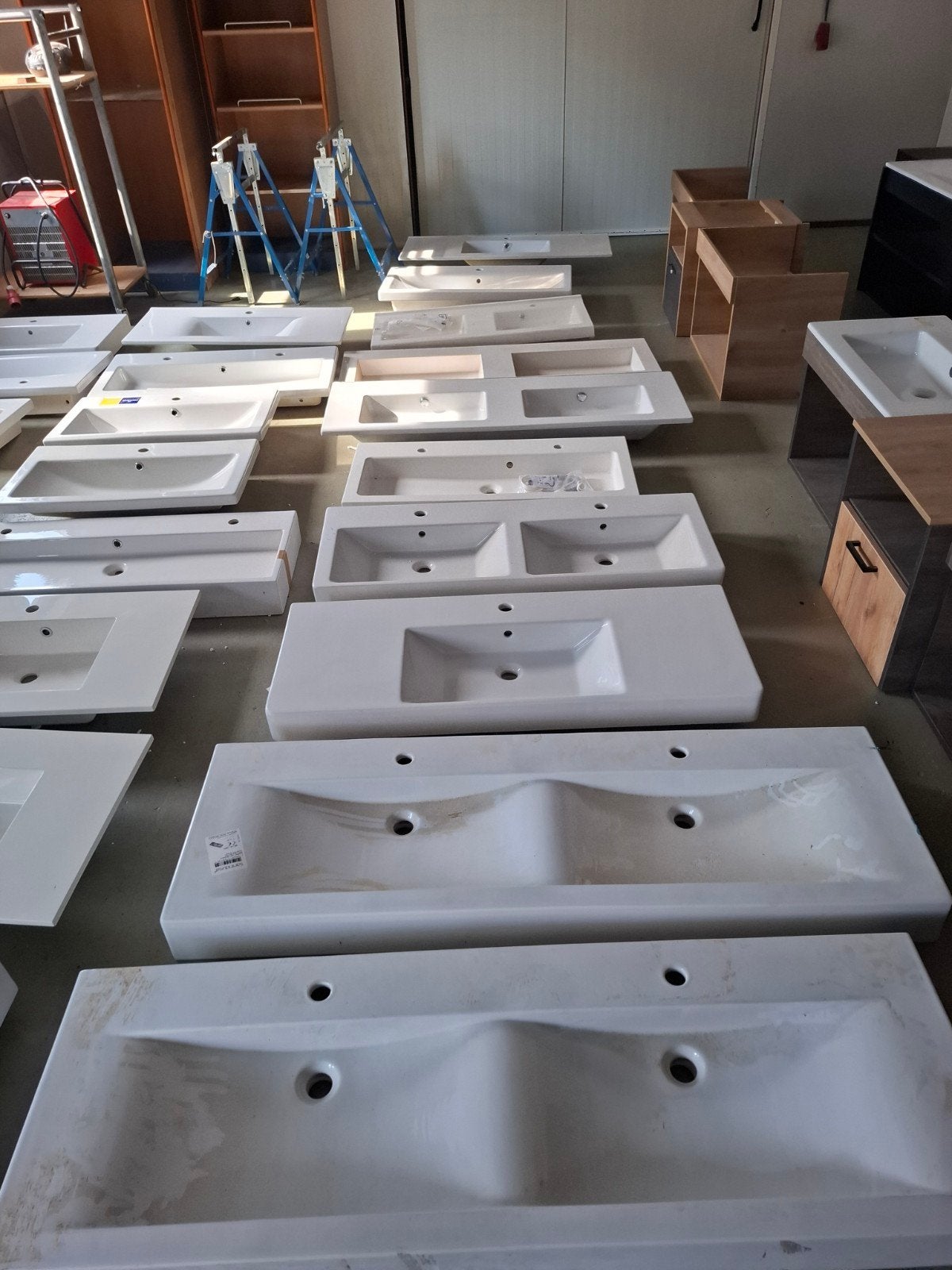 Partij Wasbakken en badkamermeubels, Ophalen, Nieuw, 50 tot 100 cm, Minder dan 100 cm