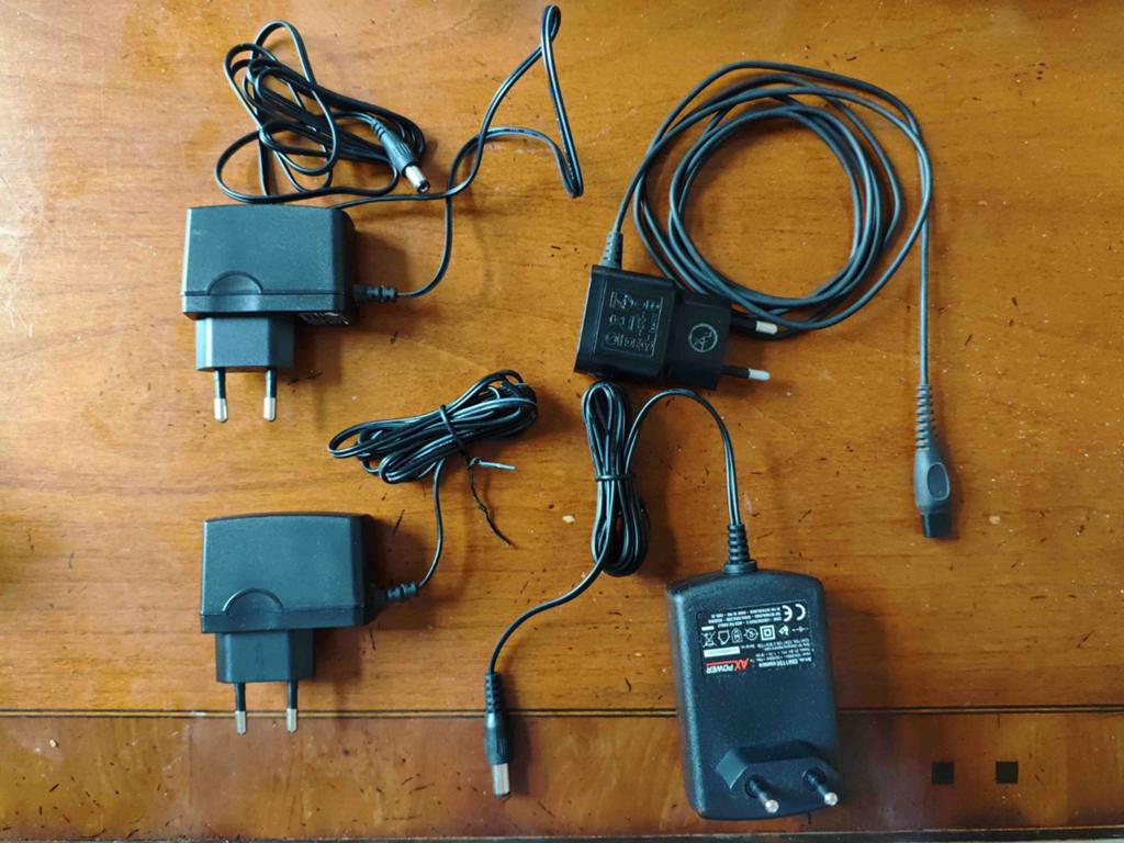 Diverse afwijkende stroom adapters: 9V, 15V (Philips), 21.5V, Ophalen of Verzenden