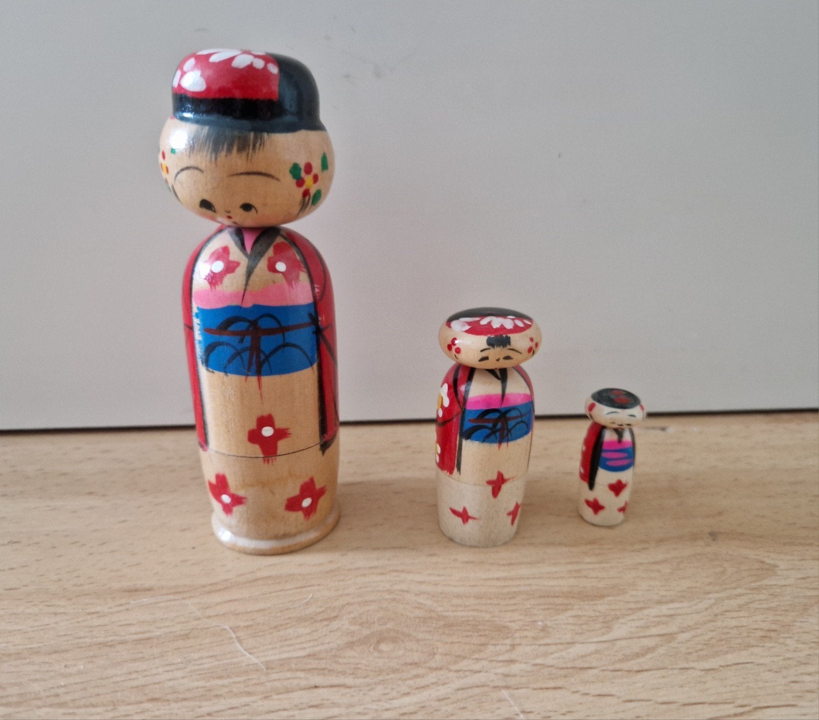 kokeshi Japanse vintage retro poppen hout bobblehead 3 stuks, Ophalen of Verzenden, Zo goed als nieuw, Dier