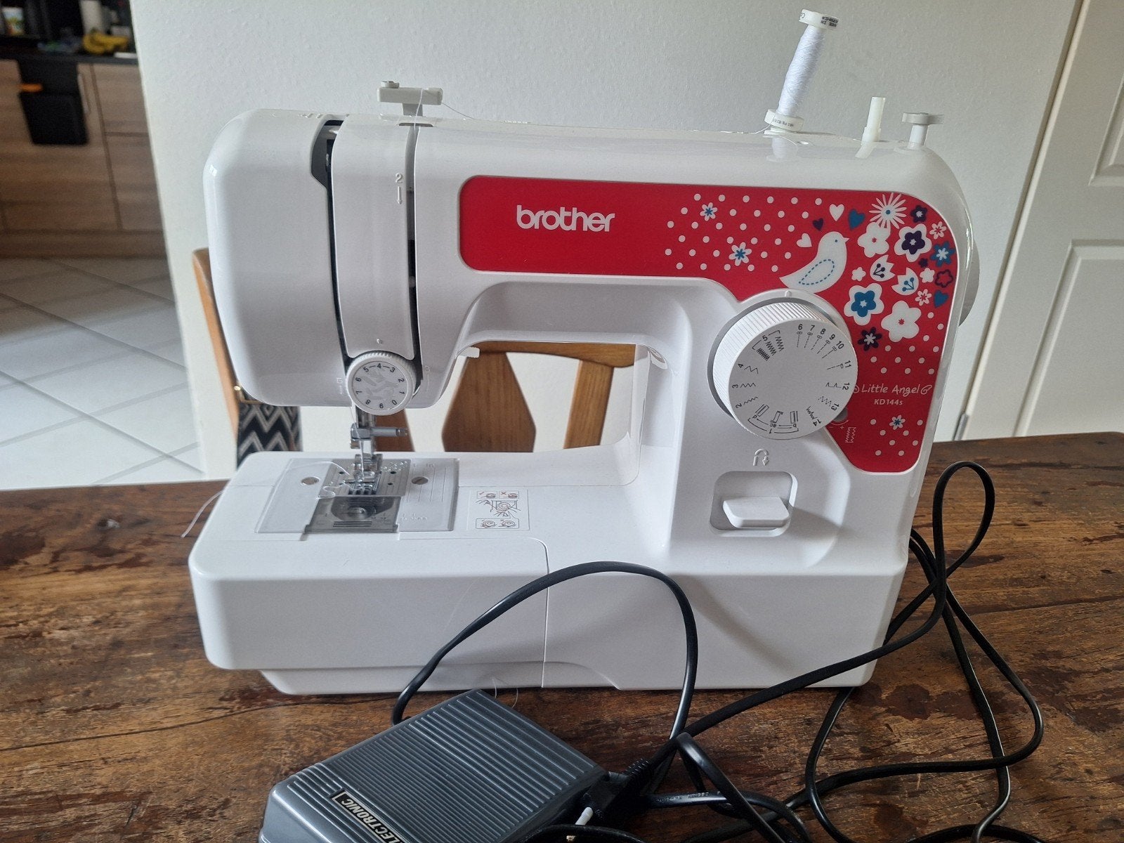 Brother naaimachine kd 144s, Ophalen, Zo goed als nieuw, Naaimachine, Brother