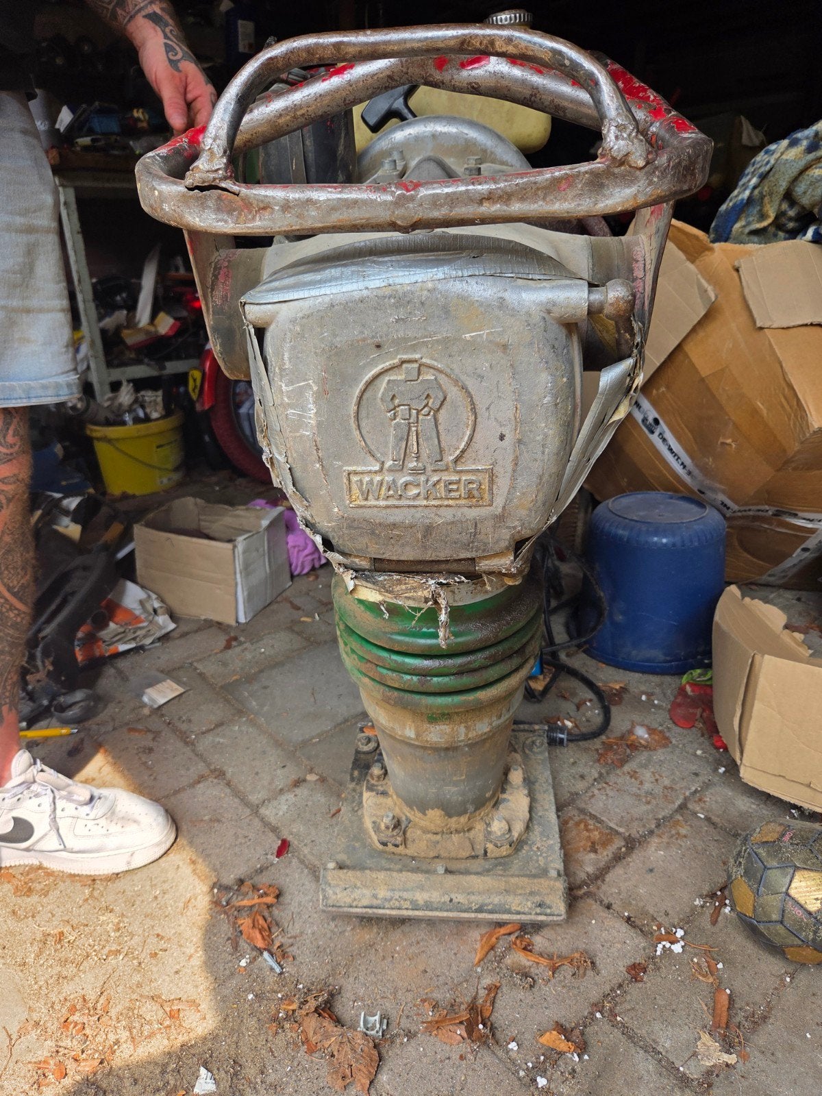 Wacker Stamper - Grondverdichter, Ophalen