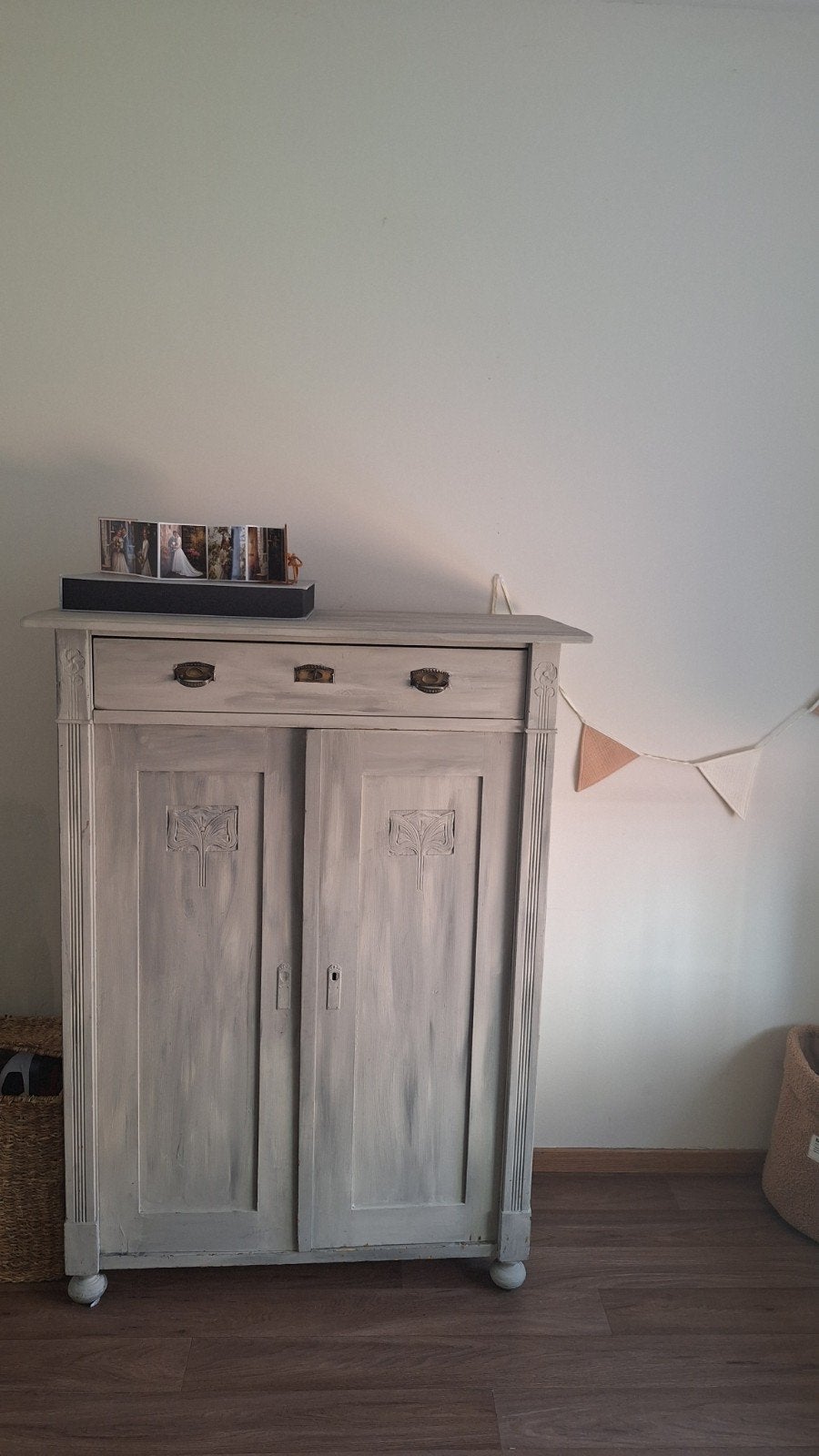 Antieke kast met lade - beige/grijs geverfd, Ophalen, Gebruikt