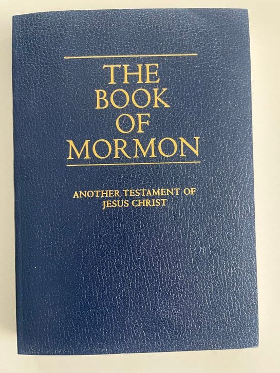 Het Boek van Mormon - Een Ander Testament van Jezus Christus, Ophalen of Verzenden, Zo goed als nieuw