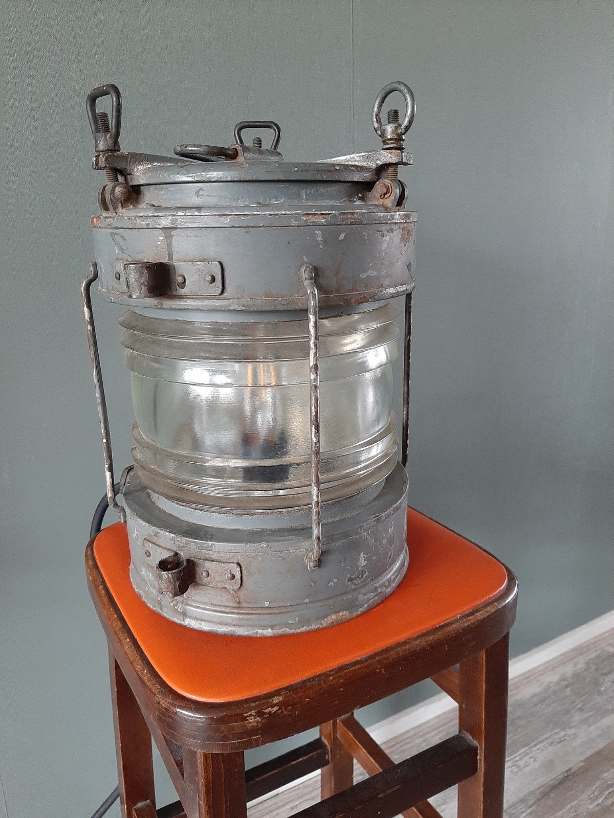 Vintage scheepvaart/industriële lamp, Ophalen