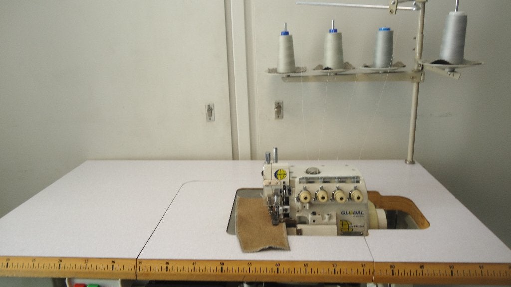 Industrie Lockmachine Global 4 draads, Hobby en Vrije tijd, Overige merken, Gebruikt, Ophalen of Verzenden, Naaimachine
