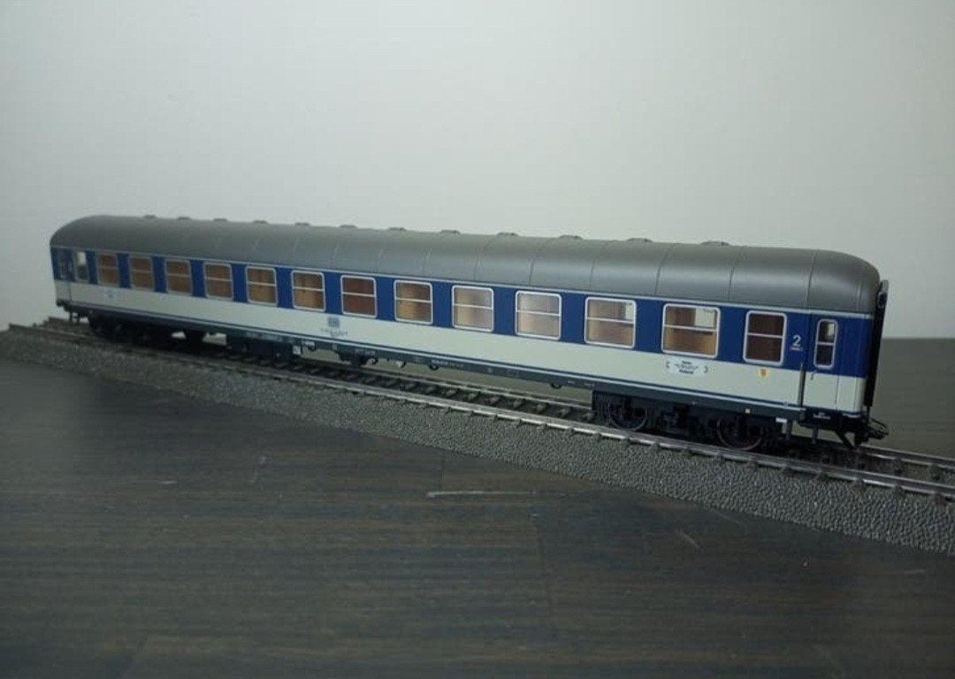 Marklin 43928 - Express train pass.car 2nd class, Wisselstroom, Ophalen of Verzenden, Märklin, Nieuw