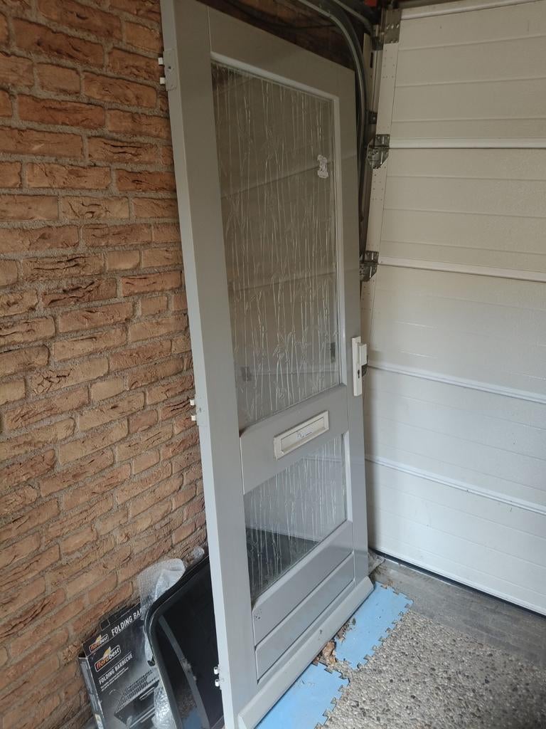 Grijze buitendeur met glas en bamboepatroon, Gebruikt, 80 tot 100 cm, Ophalen of Verzenden, Buitendeur