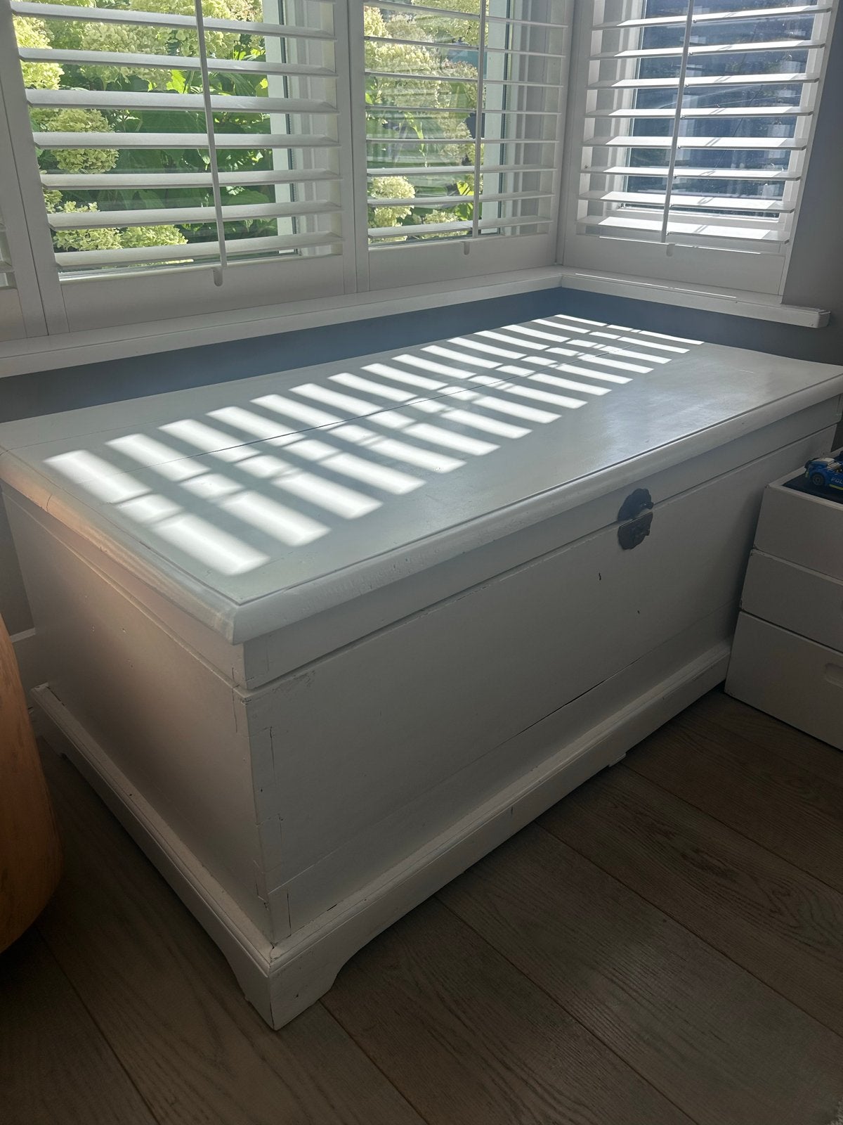 Witte houten (antieke) dekenkist met gasveren, Huis en Inrichting, Ophalen, Gebruikt, 50 tot 100 cm, 100 tot 125 cm