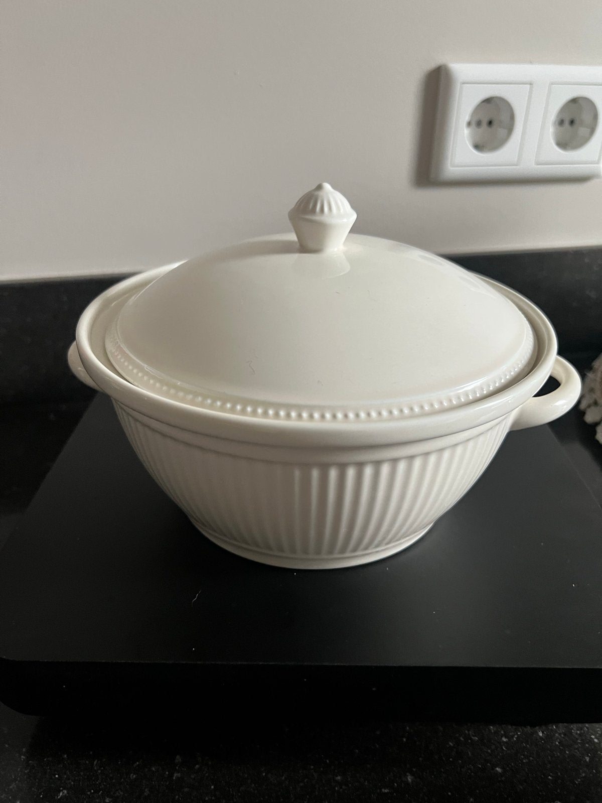 Wedgwood Windsor opdienschaal met deksel, Huis en Inrichting, Ophalen, Klassiek, Wedgwood, Porselein