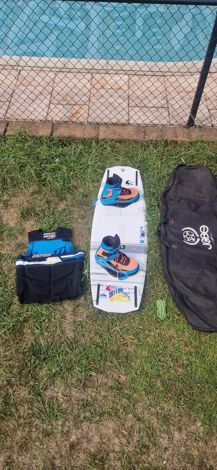 wakeboard set board bindingen tas impactvest jobe ctrl, Watersport en Boten, Wakeboarden, Ophalen of Verzenden, Gebruikt, Board en Schoenen
