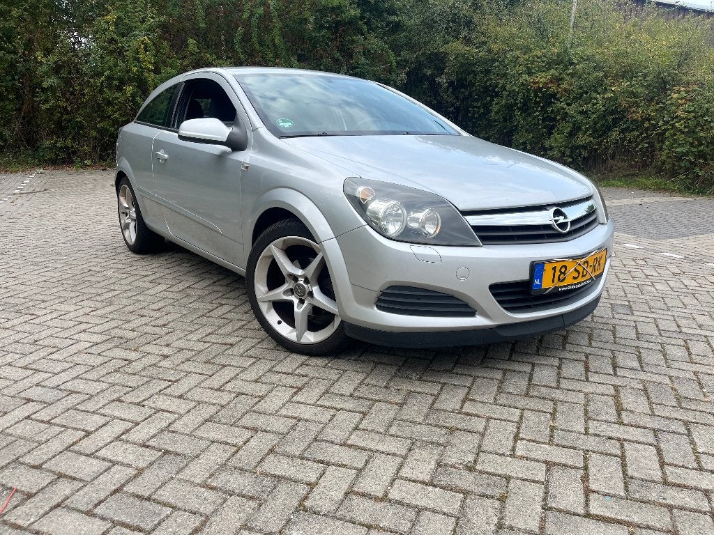 Opel Astra 1.6 16V GTC 2005 Grijs, Auto's, Voorwielaandrijving, 1145 kg, 4 cilinders, 620 kg