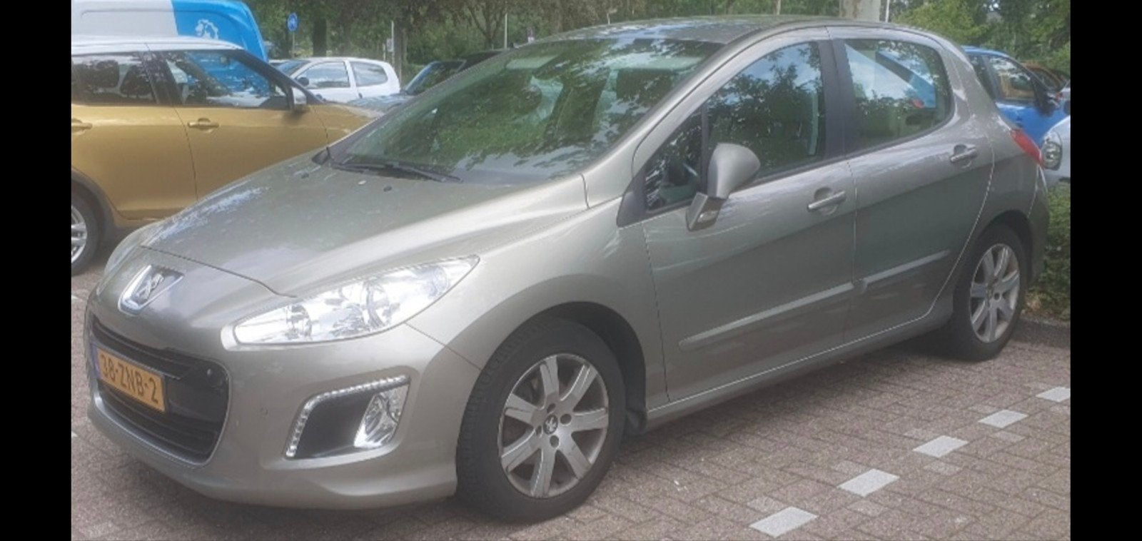 Peugeot 308 1.6 VTI 16V 5-DRS AUT 2013 Beige. 38.356KM., 4 cilinders, 1257 kg, Beige, Particulier