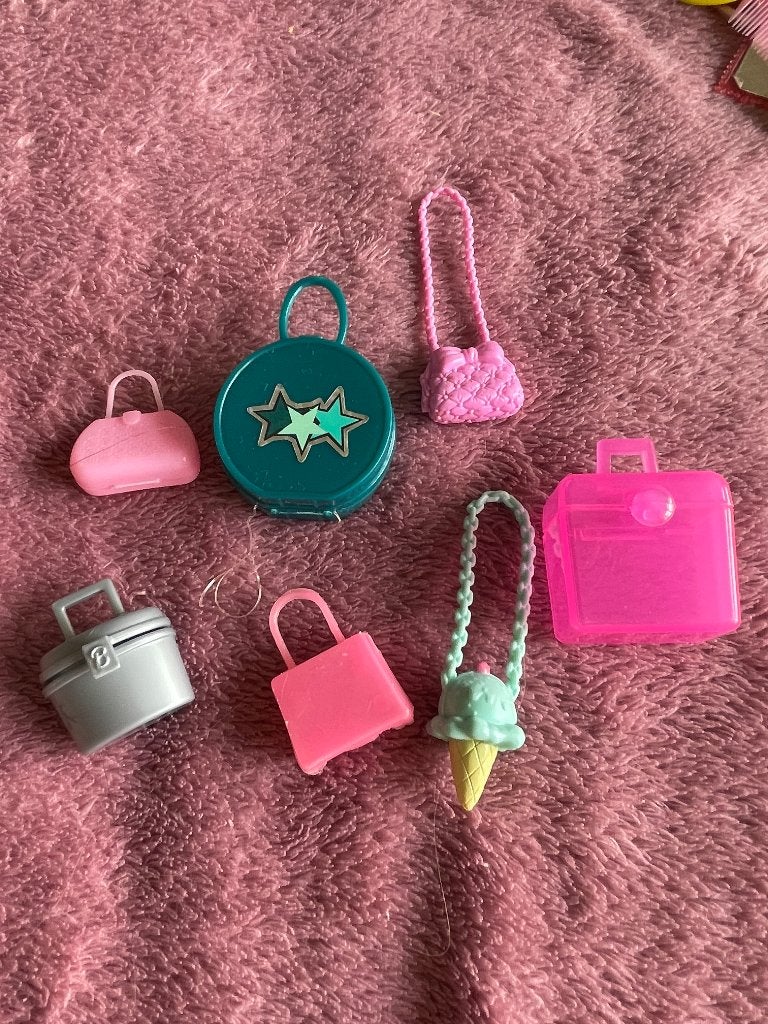 Vintage retro barbie sindy fleur tasjes koffertje damestasje, Ophalen of Verzenden, Zo goed als nieuw, Accessoires