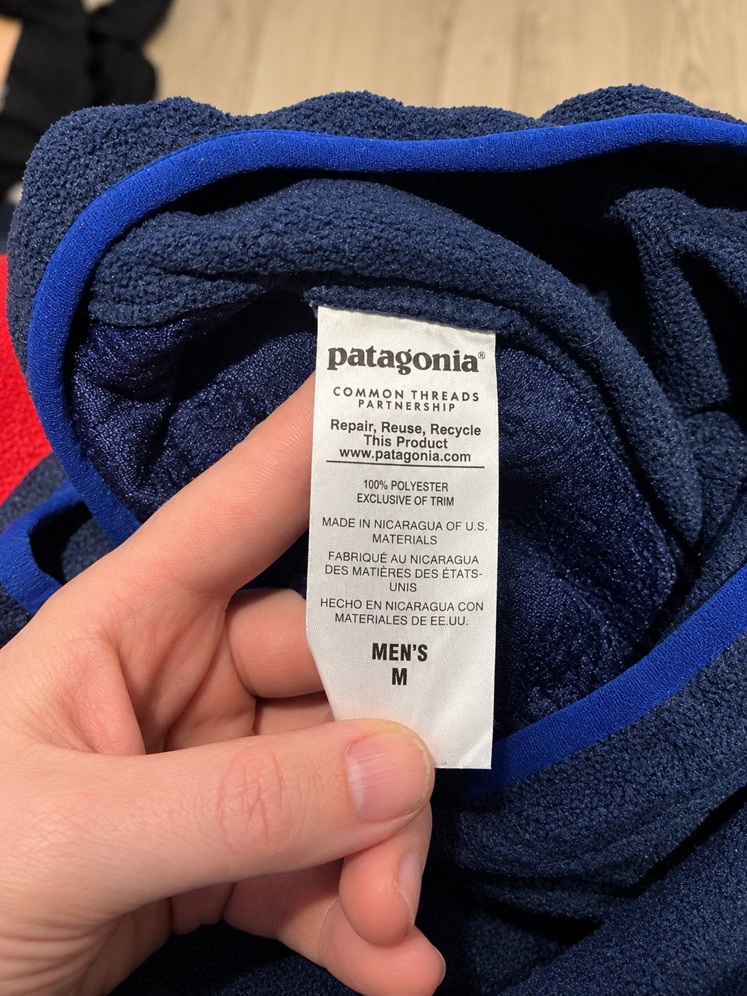 Patagonia Synchilla Fleece Hoodie Rood/Donkerblauw Maat M, Patagonia Europe Coöperatief U.A., Verzenden, Directsales.europe@patagonia.com