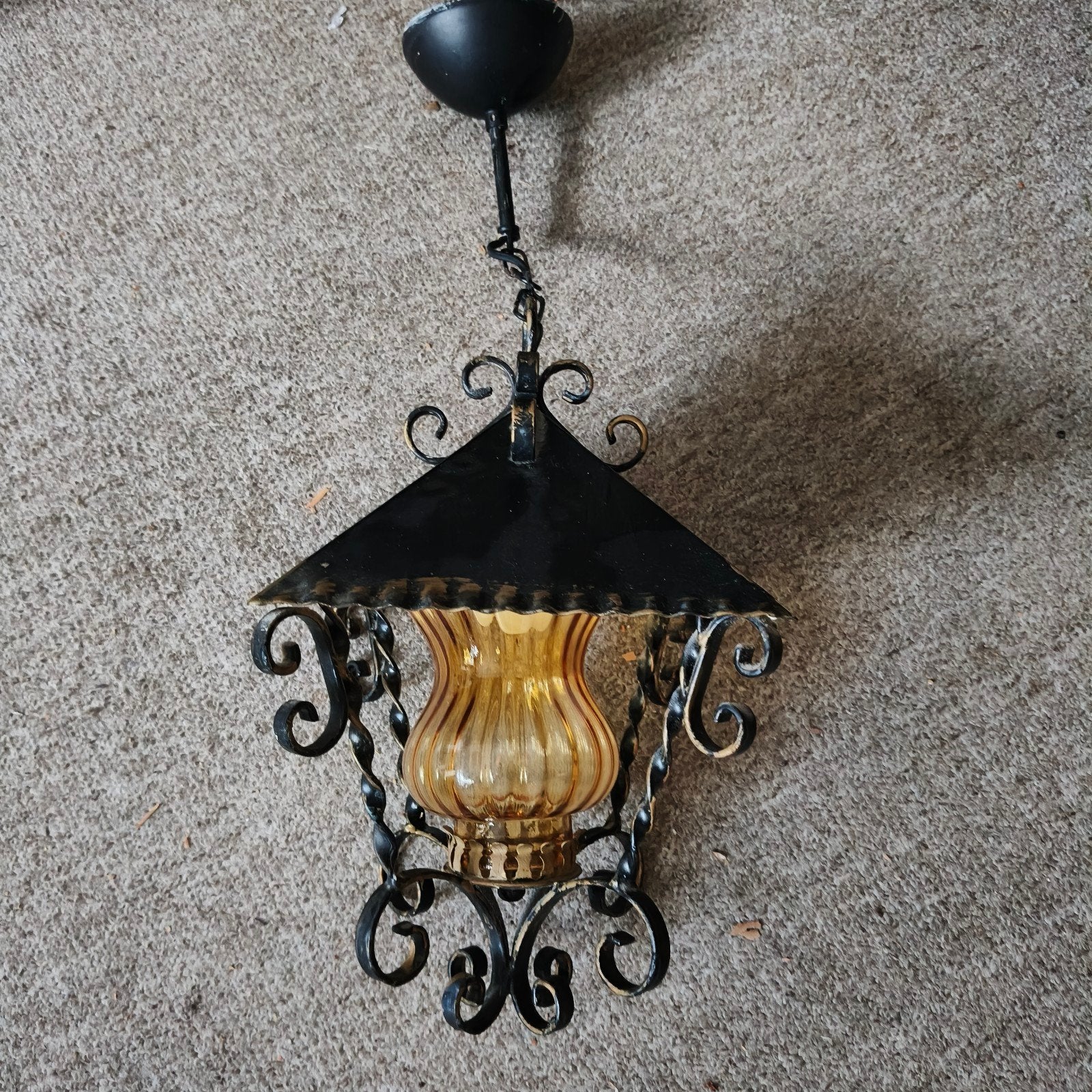 Vintage smeedijzeren hanglamp met amberkleurig glas, Ophalen