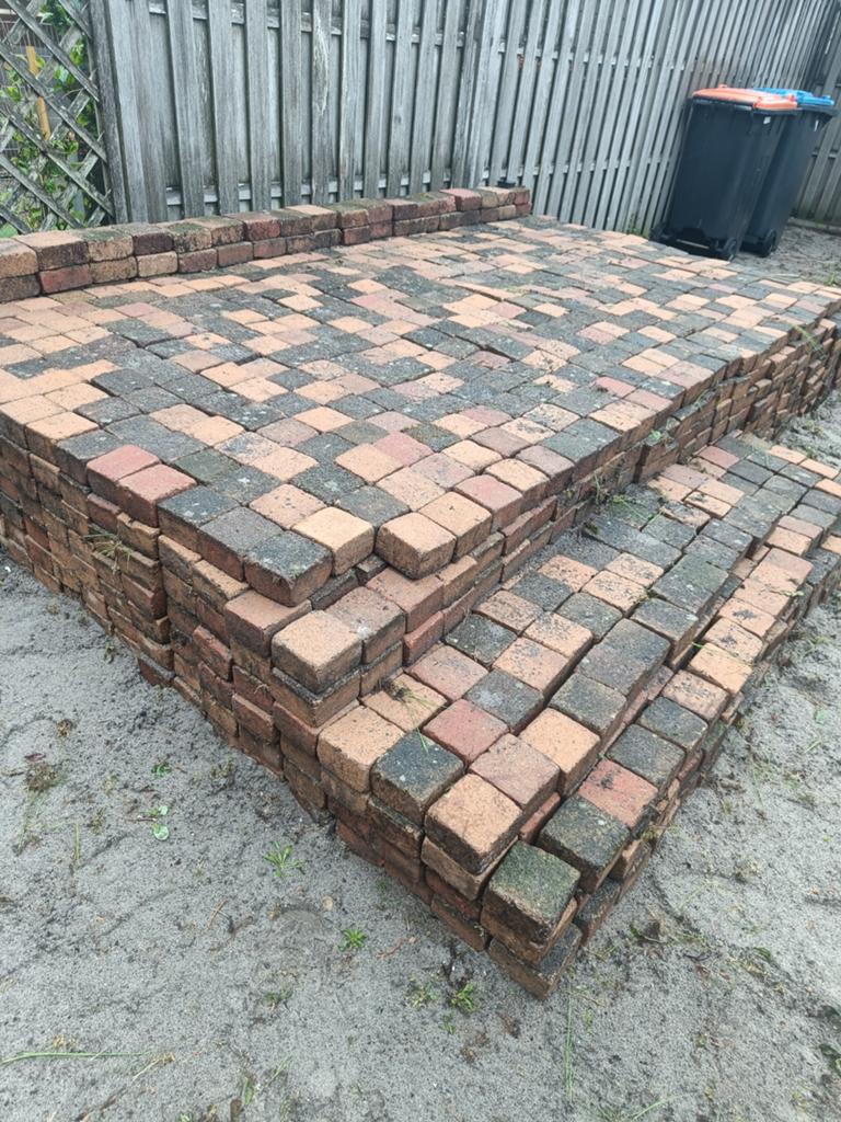 Gratis af te halen: Tuintegels (ca. 35m²), Ophalen, Gebruikt, Beton, Terrastegels