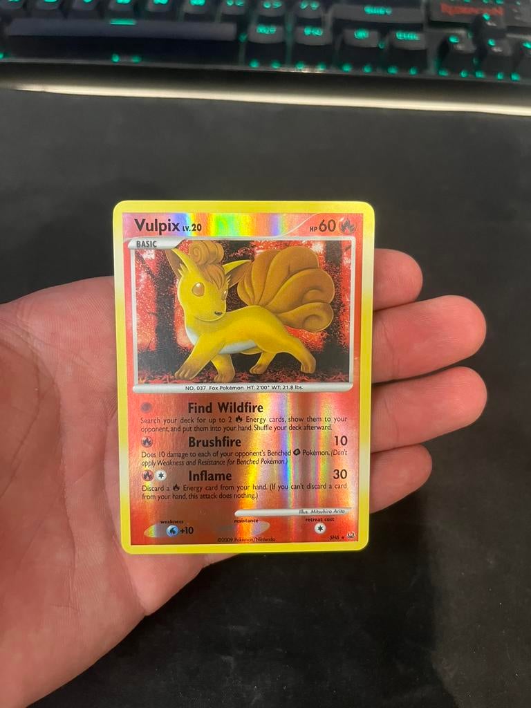 Reverse holo vulpix shiny, Ophalen of Verzenden, Zo goed als nieuw, Losse kaart, Foil