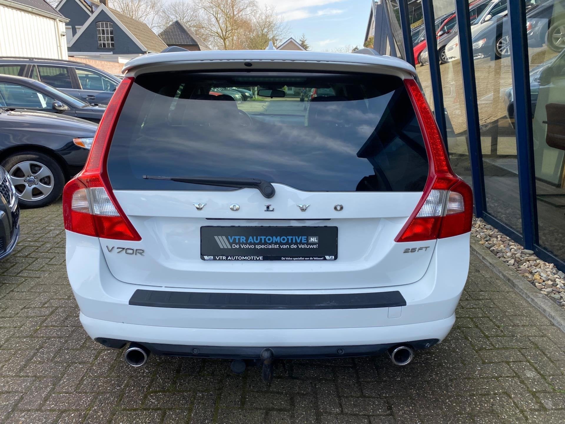 Volvo V70 2.5FT R-Design 230PK LEER / XENON / PDC / ECC, Auto's, Gebruikt, Zwart, Stoelverwarming, Handgeschakeld