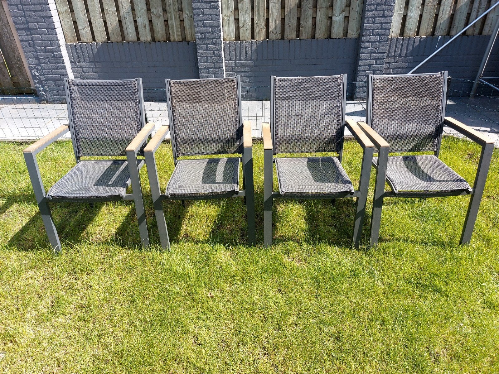 Tuinstoelen, Ophalen, Zo goed als nieuw